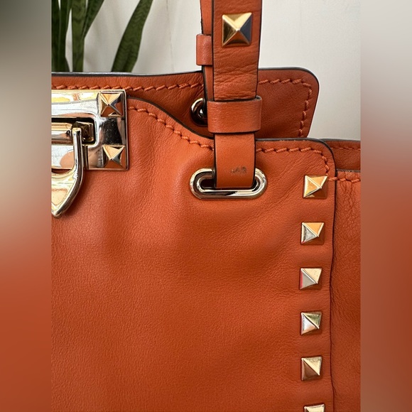 MINI ROCKSTUD GRAINY CALFSKIN BAG - Picture 4 of 15